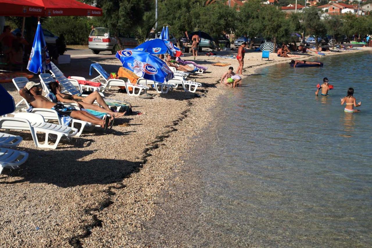Apartments By The Sea Vinisce, Trogir - 5229 Ngoại thất bức ảnh