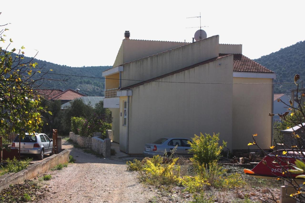 Apartments By The Sea Vinisce, Trogir - 5229 Ngoại thất bức ảnh